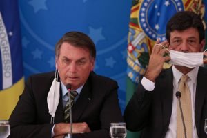 Bolsonaro pode exonerar ministro da Saúde, Henrique Mandetta, ainda hoje