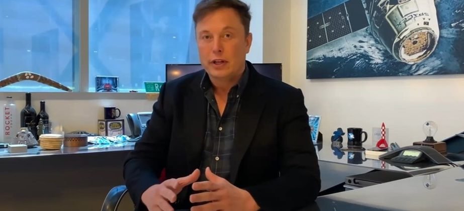 Elon Musk afirma que tecnologia do carro autônomo pode ser finalizada até o final deste ano