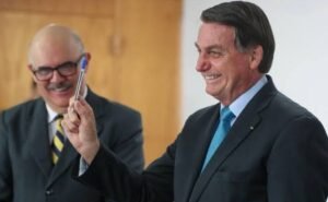 Presidente Jair Bolsonaro decreta aumento salarial de 33,24% para professores