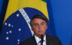 Jair Bolsonaro anuncia redução de 20% na tarifa de energia